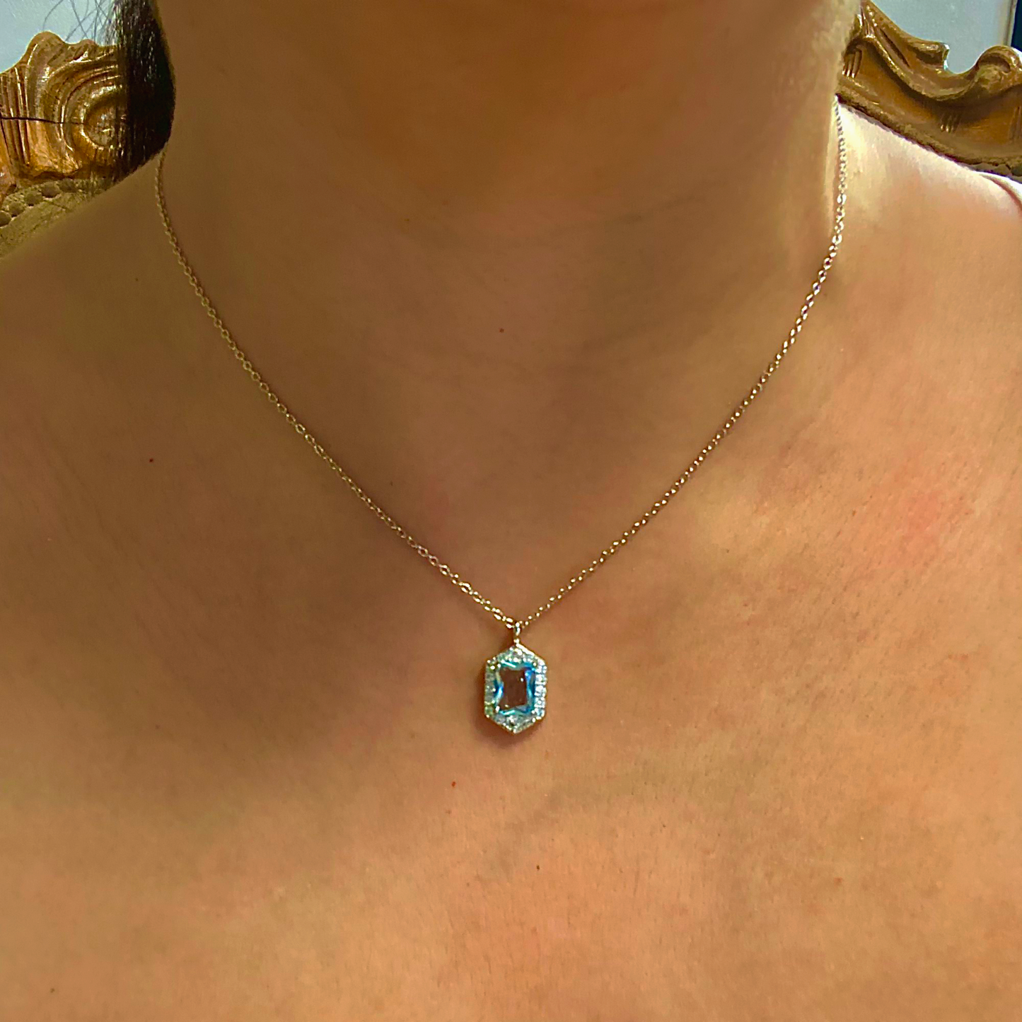 Blue Stone אבן כחולה